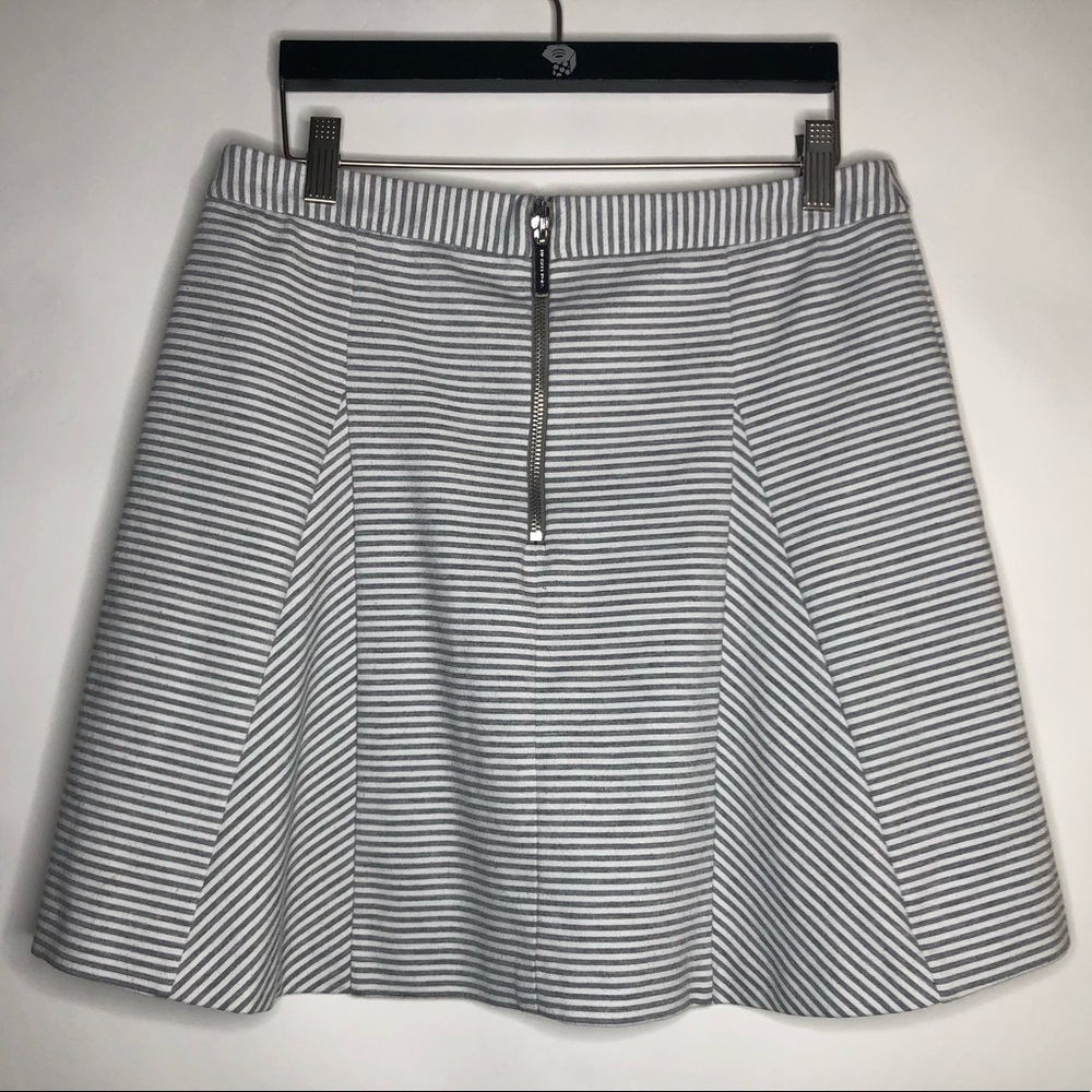 MICHAEL KORS gray and white striped mini skirt 6 - Picture 4 of 7